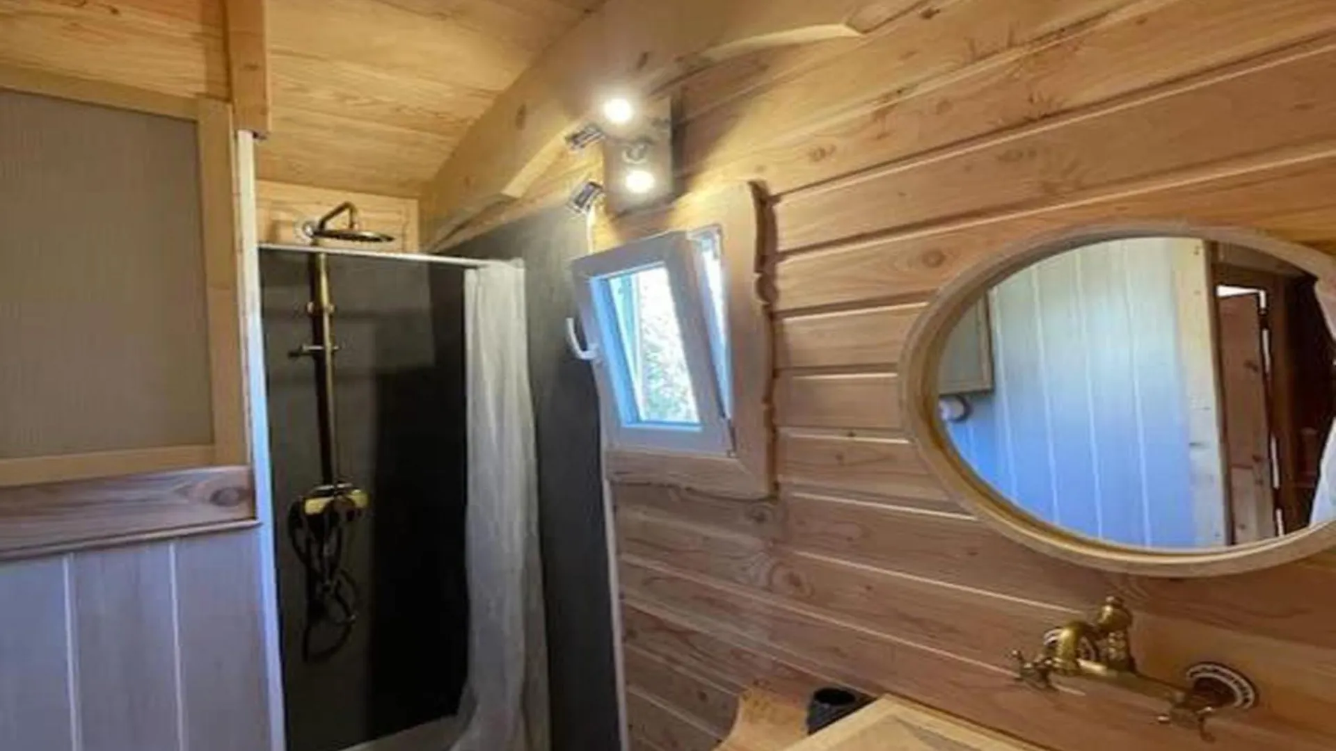La Roulotte Du Verdon Quinson Hôtel capsule
